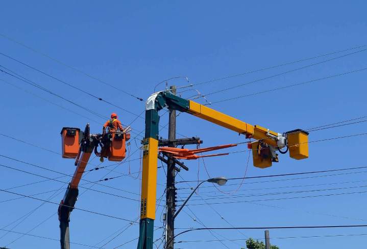 High-Voltage Electrical Service Provider Lindsay